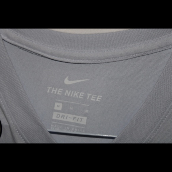 Nike men’s graphic tshirt - Picture 3 of 4